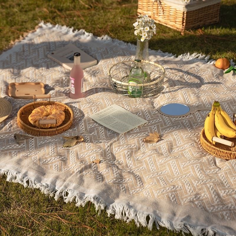 Panic mats, blizzards, white blankets, beach pads, French seaside