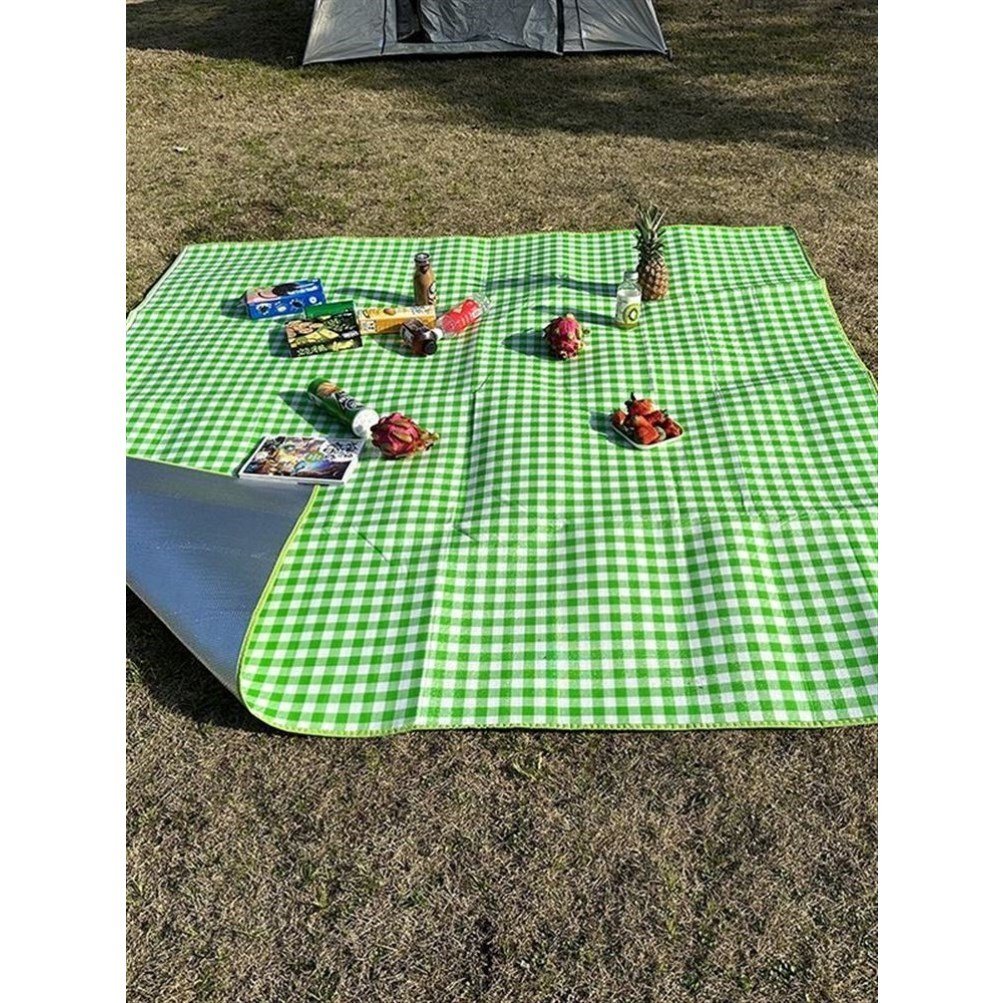 A picnic pad with a thick outdoor cooking camp camp tent with a spring-seat-protected lawn mat
