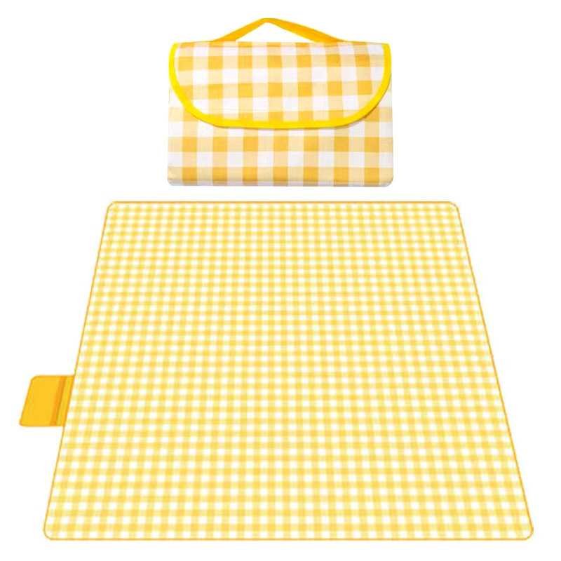 A picnic pad with a thick outdoor cooking camp camp tent and a water-grass mattress will take a field trip