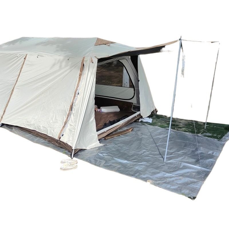 Tents are covered with tide-proof outdoor picnics and water-proof kitchen mats on both sides of the ice-fishing table