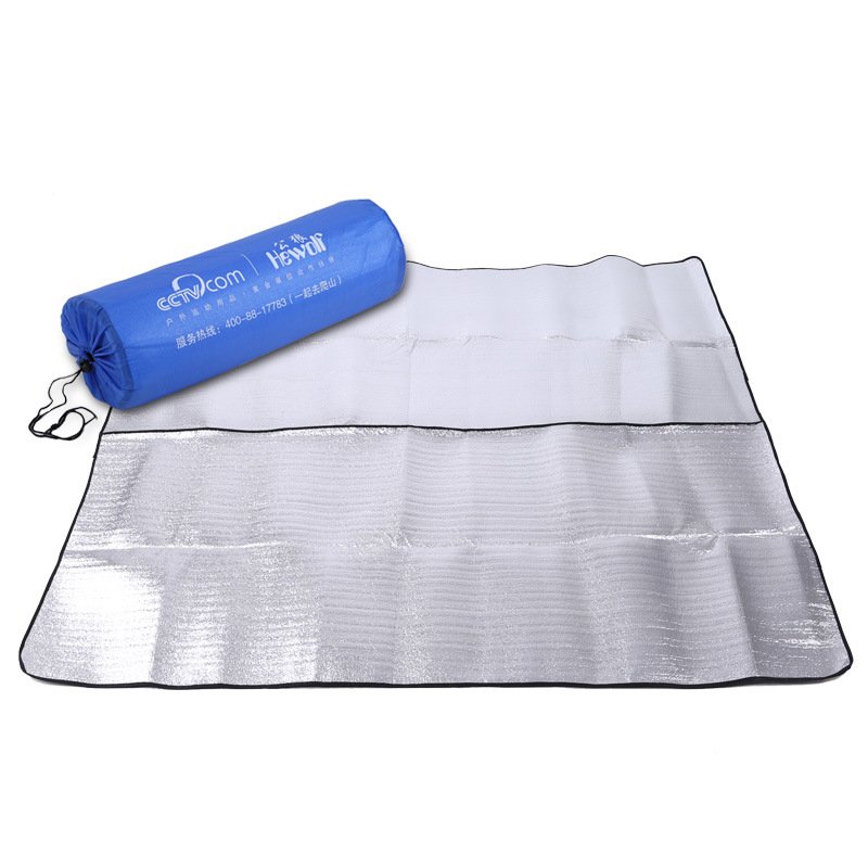 A pedestal, aluminum membrane mat, a new out-of-house picnic mat, a camping tent, aluminum