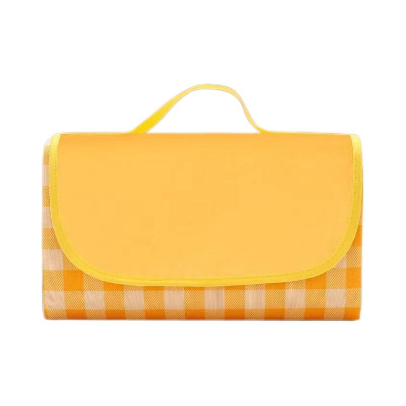 A picnic mat, a hand-held barbecue, a field camping mattress for students to go out for a damp and water-proof set
