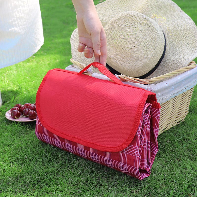 A picnic pad, a damp-proof outhouse tent camping, with water-resistant, well-boiled, field-based lawn-spreading mattresses