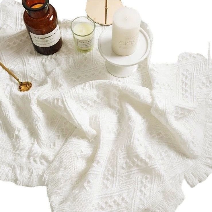 Out-of-the-house picnic mats with French-style and thick-photographed beach mats with white carpets of grass