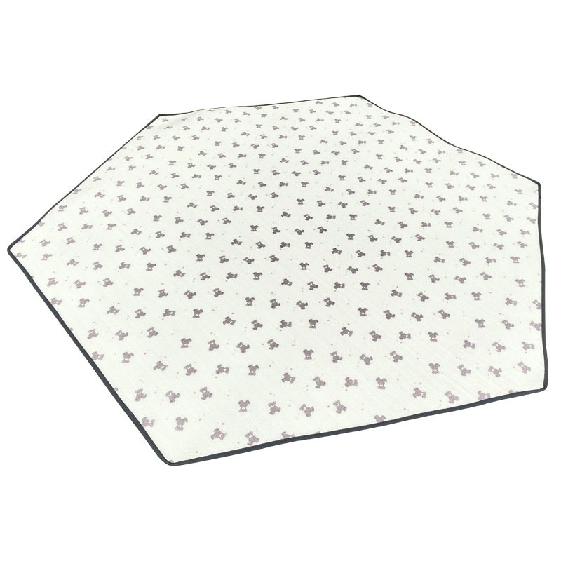 An outdoor picnic pad for a bear with a six-point damp-proof and hexagon-heavy tent pad