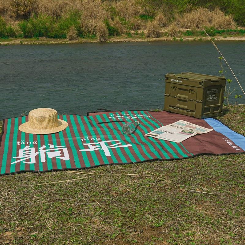 the picnic pads are thicker in the wind and on the lawn