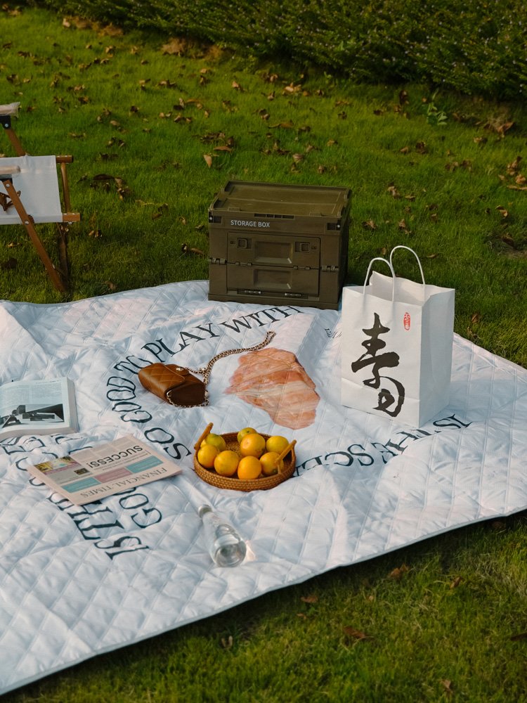 inswind portable picnic pads with thick outdoor spring music floor mats and waterproof hand-held tents