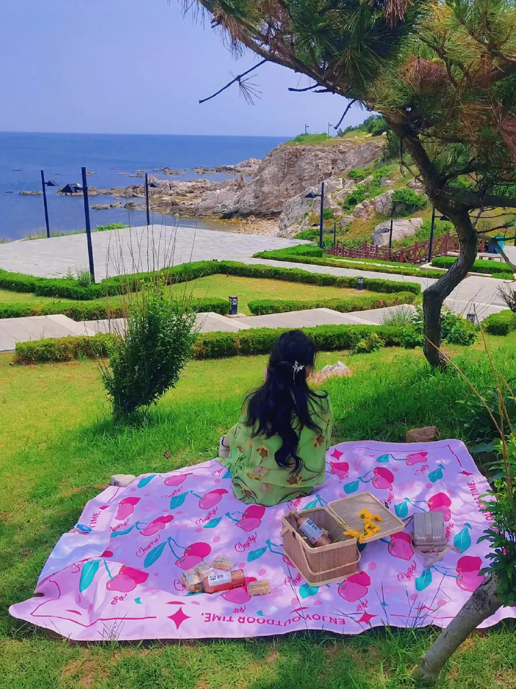 TTA SSUO ORIGINAL ECCENTRIC PICNIC PADS, AND DAMP-PROOF OUTDOORS, BEACH GRASS