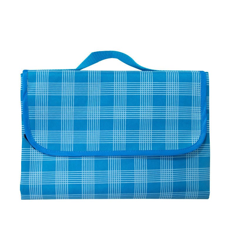 A picnic pad on a tide-proof exterior camp with an Oxford tarpaulin and a thick lawn tent pad