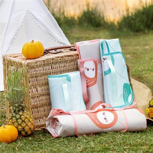 A picnic mat with a thick waterproof picnic camper