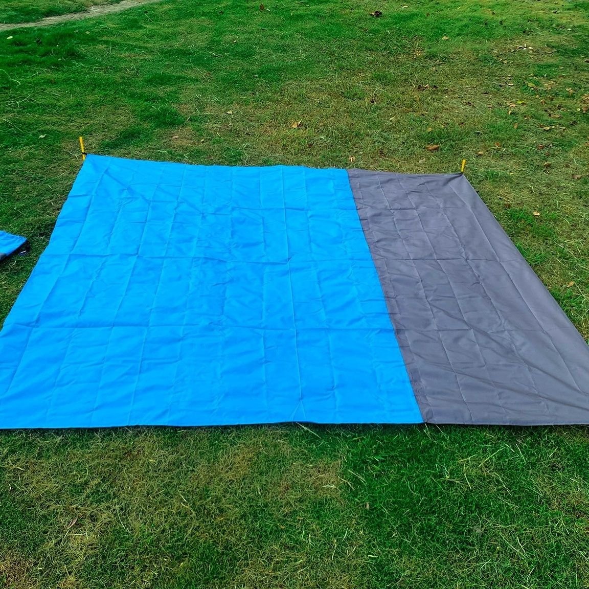 Pocket picnic pads, soft outside the beach mats, so we can fold beach towels and sea border mats
