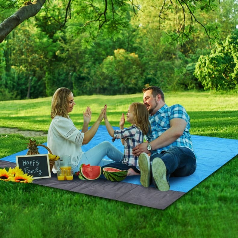 Punctuation pads with portable and thick pockets of lawn folding of outdoor beach waterproofing and floodproof mattresses