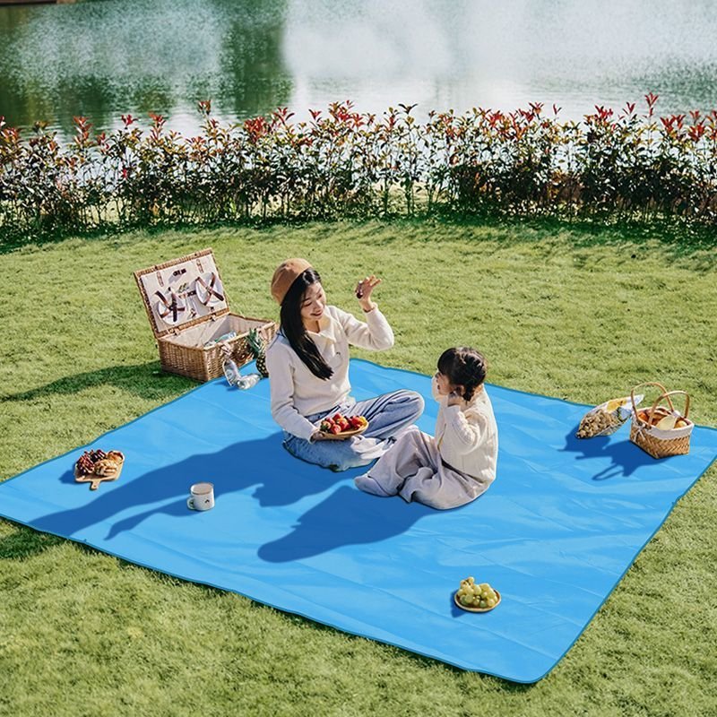Punctuation pads with portable and thick pockets of lawn folding of outdoor beach waterproofing and floodproof mattresses