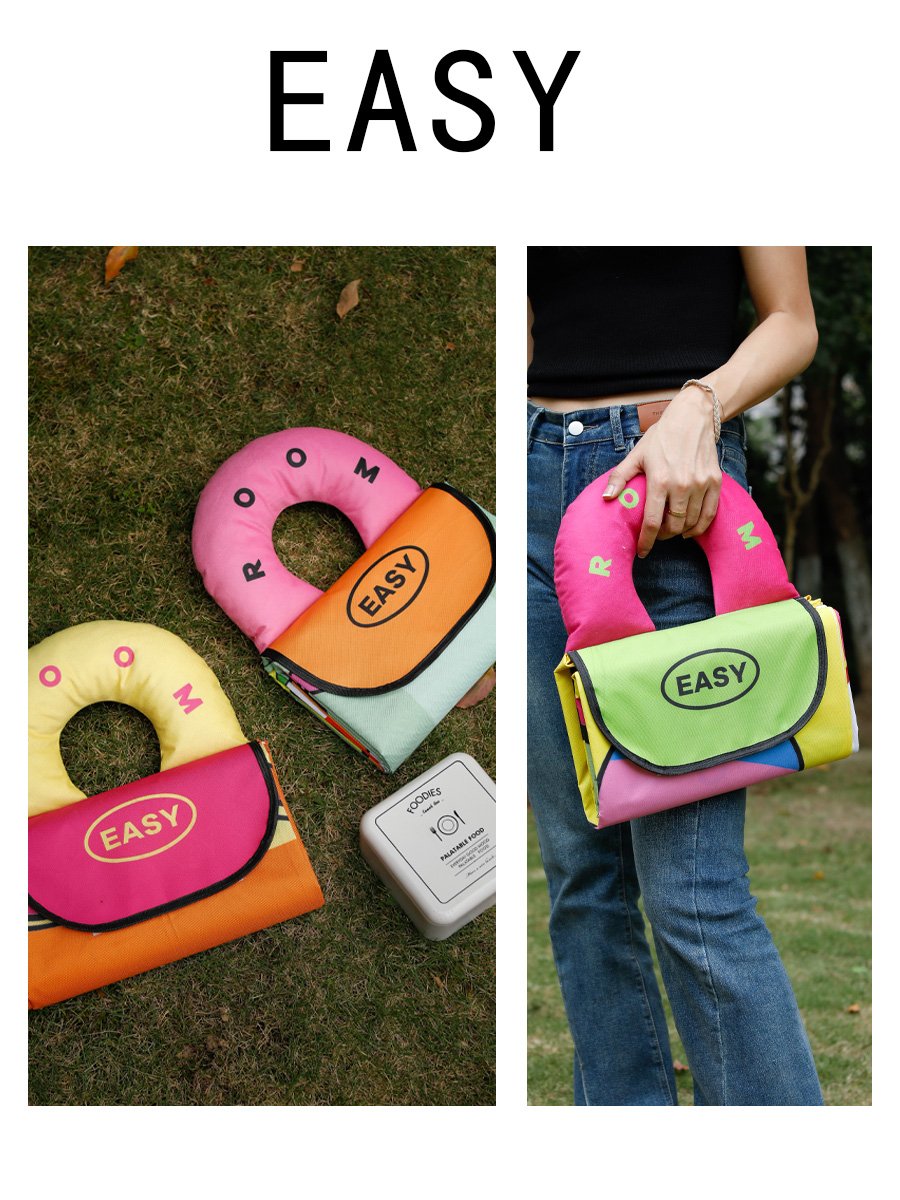 A picnic mat for the tide-proof camping toon-room camping equipment is used to fold picnic lawn mats with a field trip