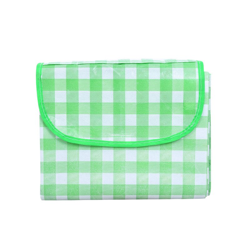The outdoors picnic pads, the Oxford tarpaulins, can be folded with waterproof and tideproof