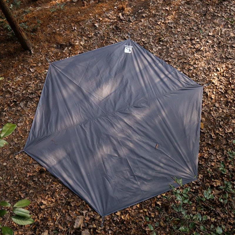Six-angle Dwelling Outdoor Tent camping with water and a thick picnic mat, eight-angled super-terrestrial mat
