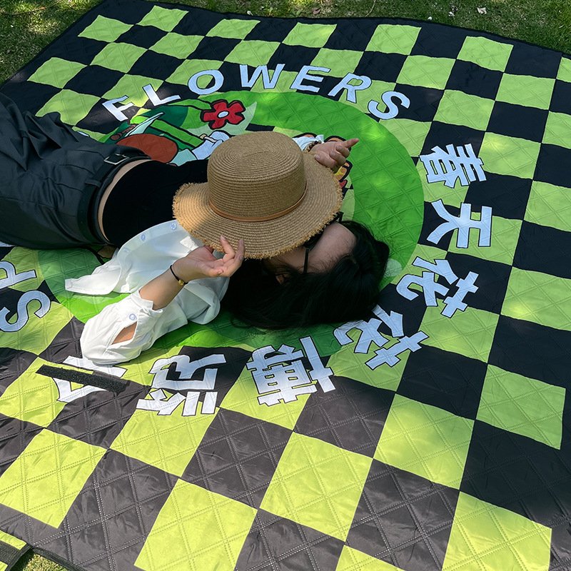AN EXTRA-HEAVY ULTRASOUND PICNIC MAT FROM THE TIDE-PROOF-PAINTING PARK PICNIC BLANKET TO MAP THE LOGO