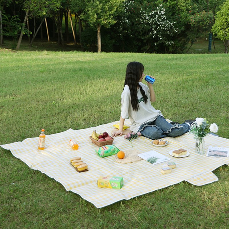 A picnic pad with a thick outdoor cooking camp camp tent with a water-grass pad to camp with