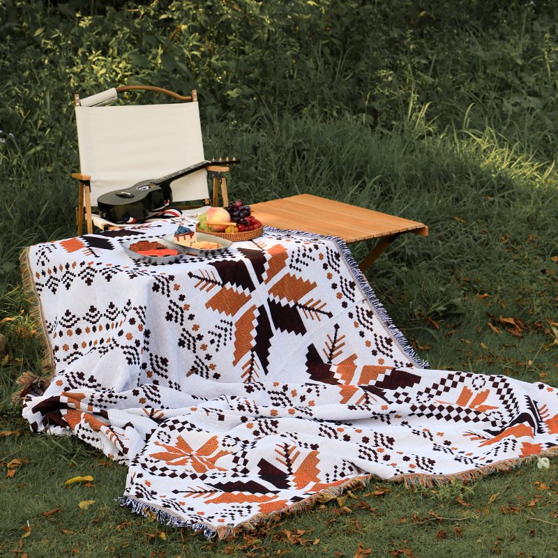 The outdoor picnic mats for Bohemia blankets and camping carpets can be used to wash the national sand beach blankets