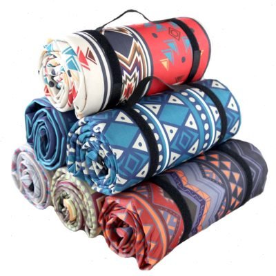 The outdoor picnic mats were customized to be thicker with a damp and damp and camping mattress
