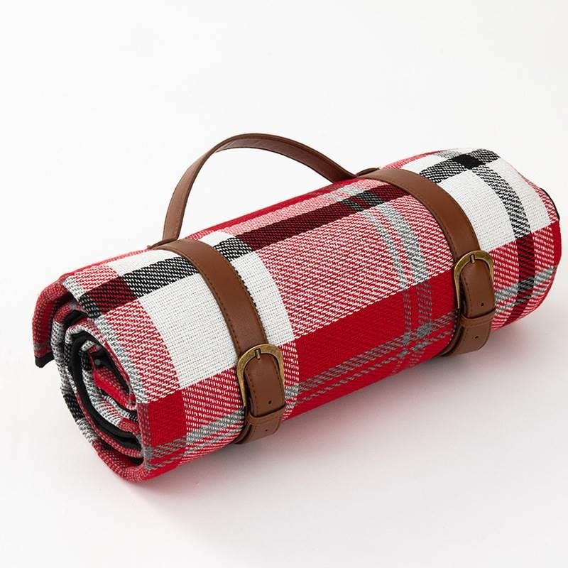 Tide-proof camping picnic mats with thick leather straps and picnic mats on foot