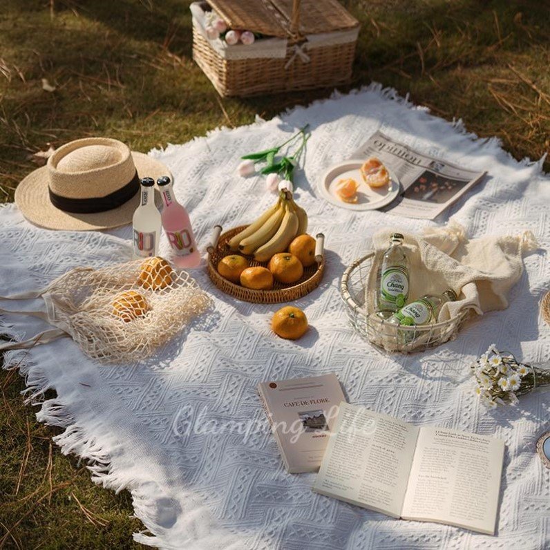 Panic mats, blizzards, white blankets, beach pads, French seaside