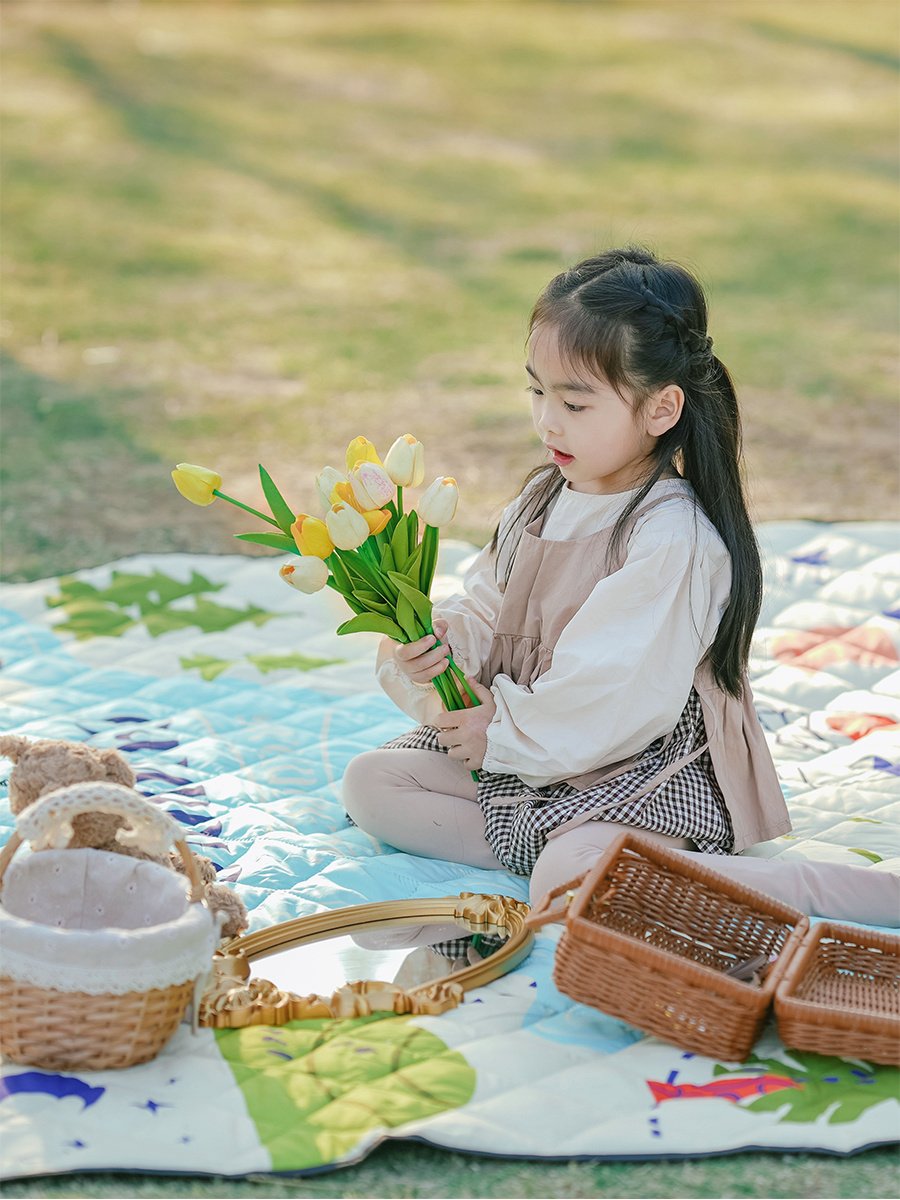 KOMMOT, WITH A LARGE ULTRASOUND PICNIC PAD, WITH A WATERPROOF PAD