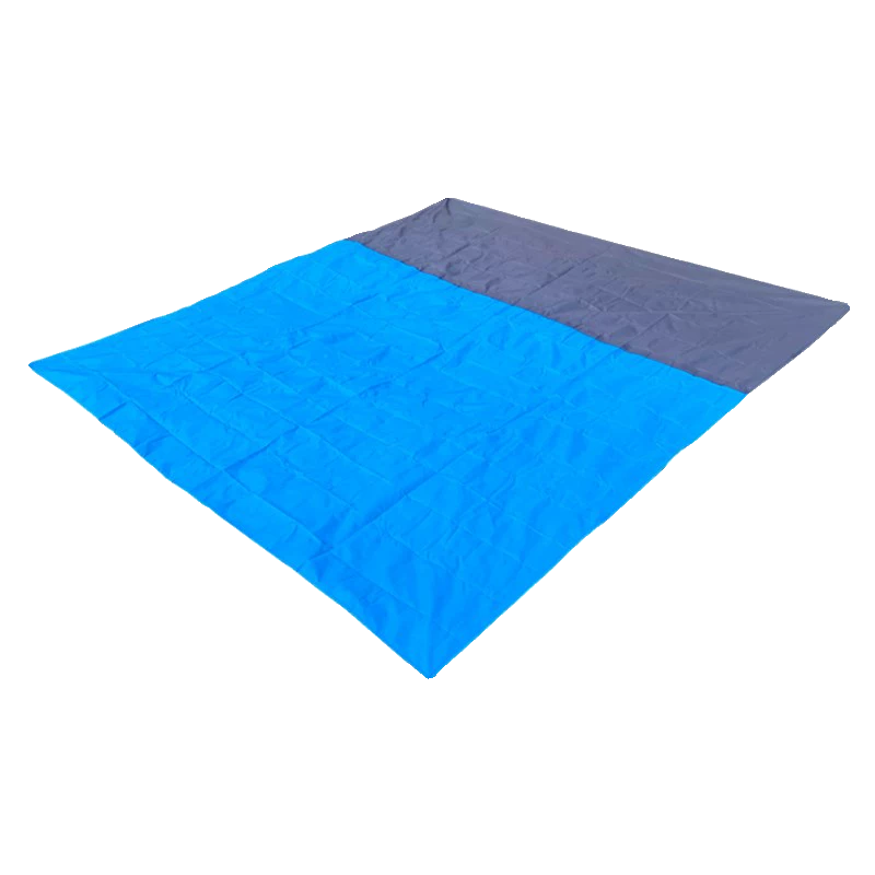 On the beach, the outdoor waterproof picnic mats are light enough to fold the beach towels and the sea border mats