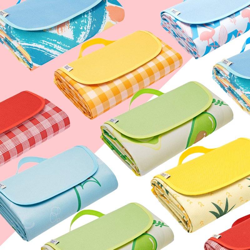A picnic mat with a hot waterproof and thicker beach tent camp can fold a picnic mat