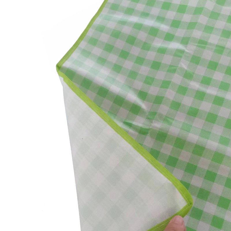 A picnic mat for outdoor flood-resistant outdoor camping and waterproofing