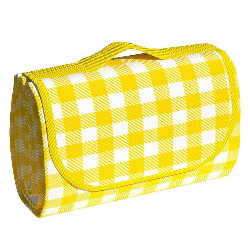 The picnic mats are too big and thick to be 3 meters thick to carry the floors to camp on the beach