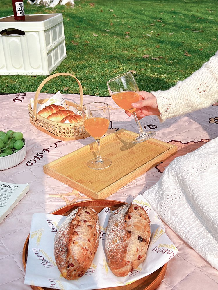 The picnic pads can fold seat cushions to camp outside of the tide-resistant outdoors