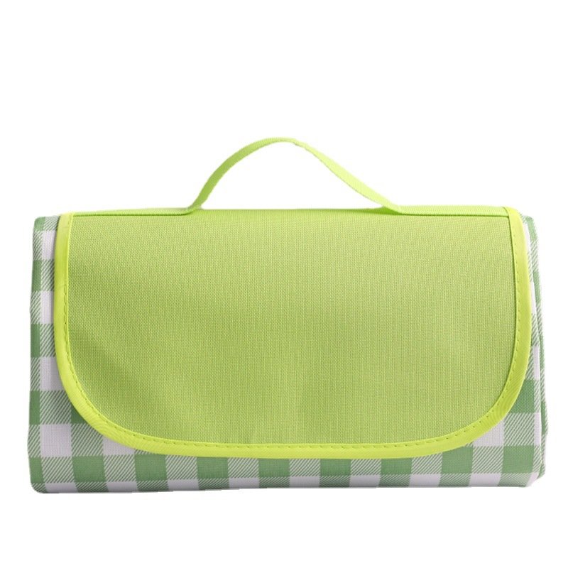 A picnic pad outside the house, and a trip with a thick water-protected picnic pad