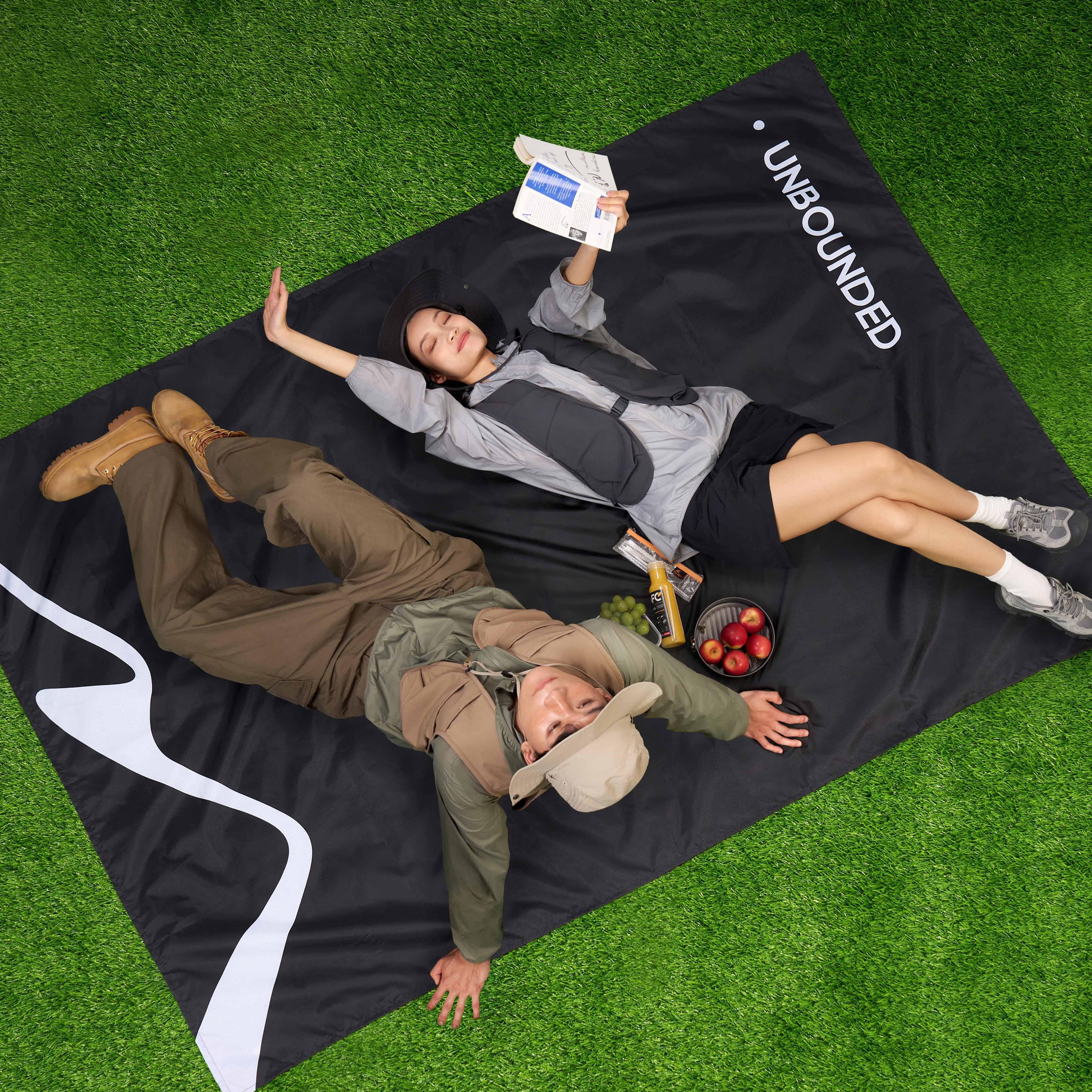 Outdoor camping bags with super-light picnic pads to protect against tide and water, and sand beach pads for machine-washed travel