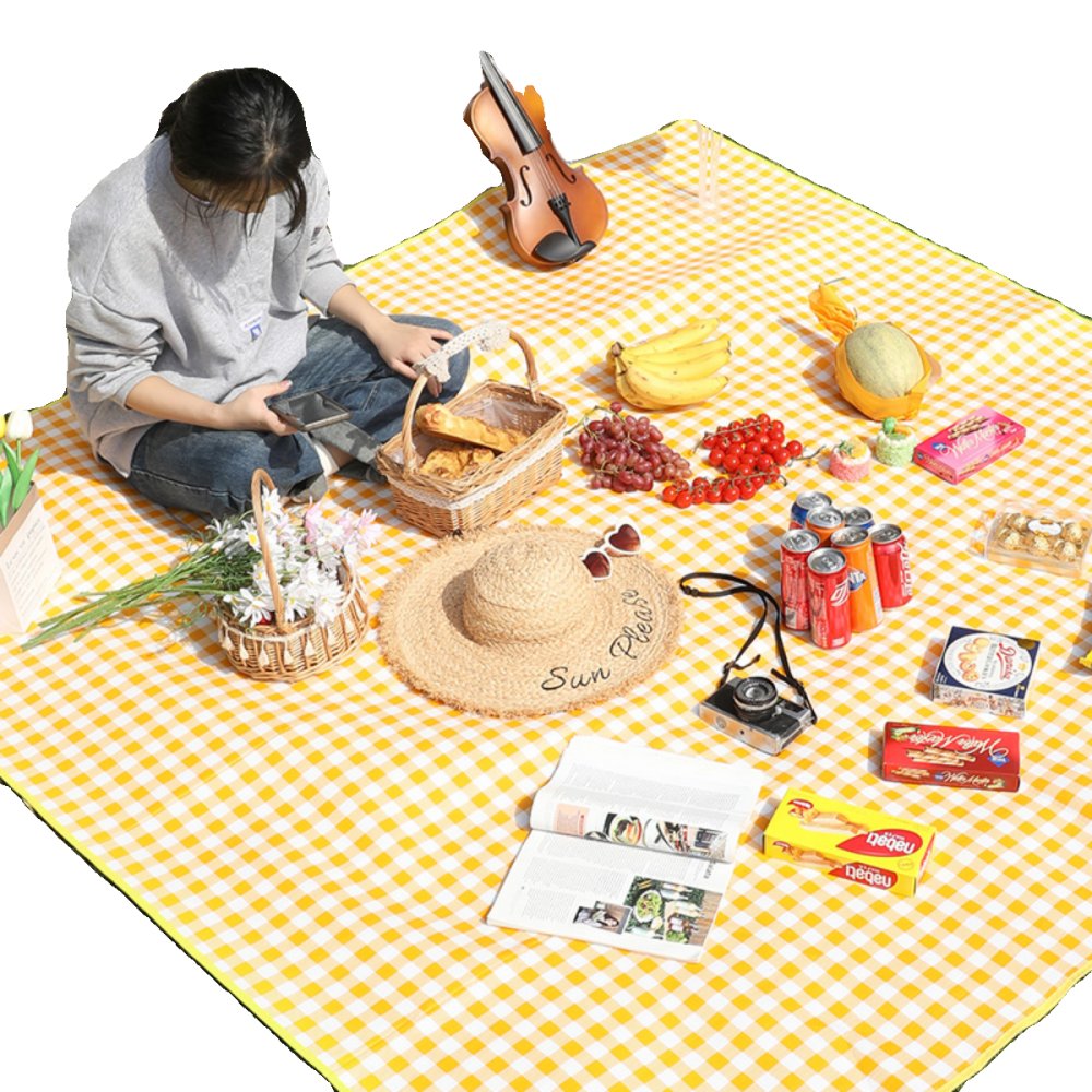 Camping camping pads outside of the picnic pads with a lawn pad tent with a damp-protective membrane dormitory