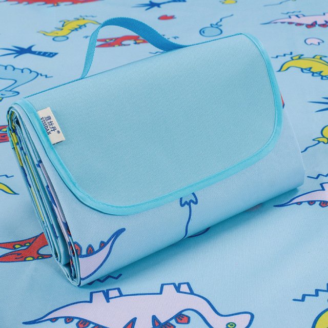 punctuated picnic mats in the wind and tide-proof mats with thick water-resistant lawn mats in the field