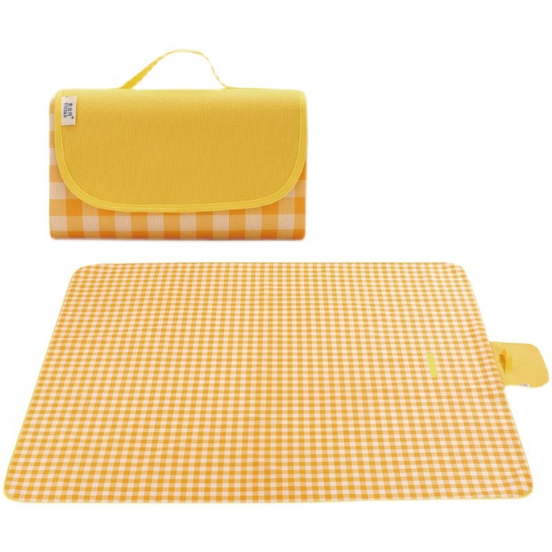 punctuated picnic mats in the wind and tide-proof mats with thick water-resistant lawn mats in the field
