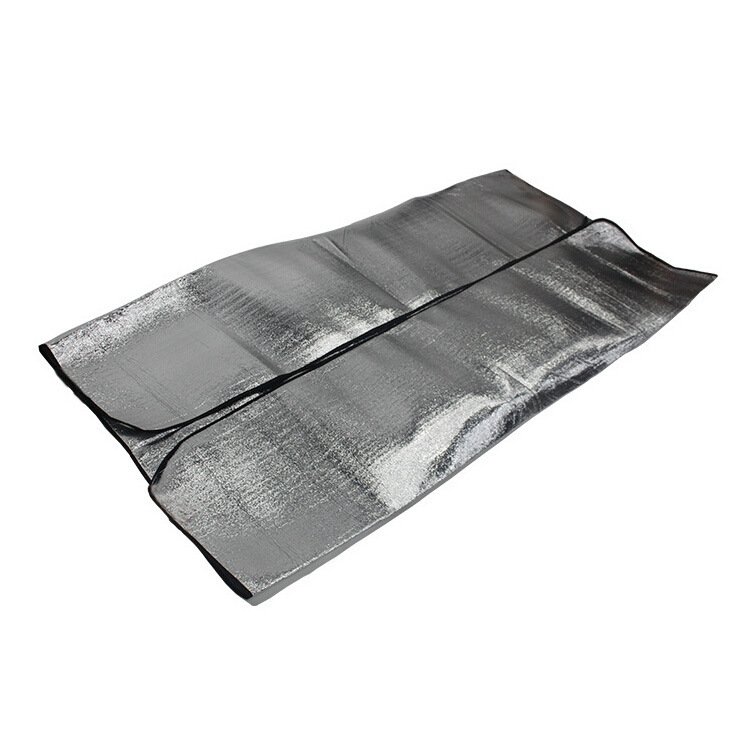 3-4 people folding water and water-proofing pads, field camping mats, sand beaches, and tide-proof pads