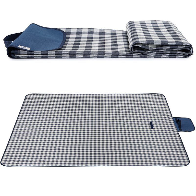 With a thick picnic mat, the Oxford Damp Camping Tents will fold over the water-proof beach