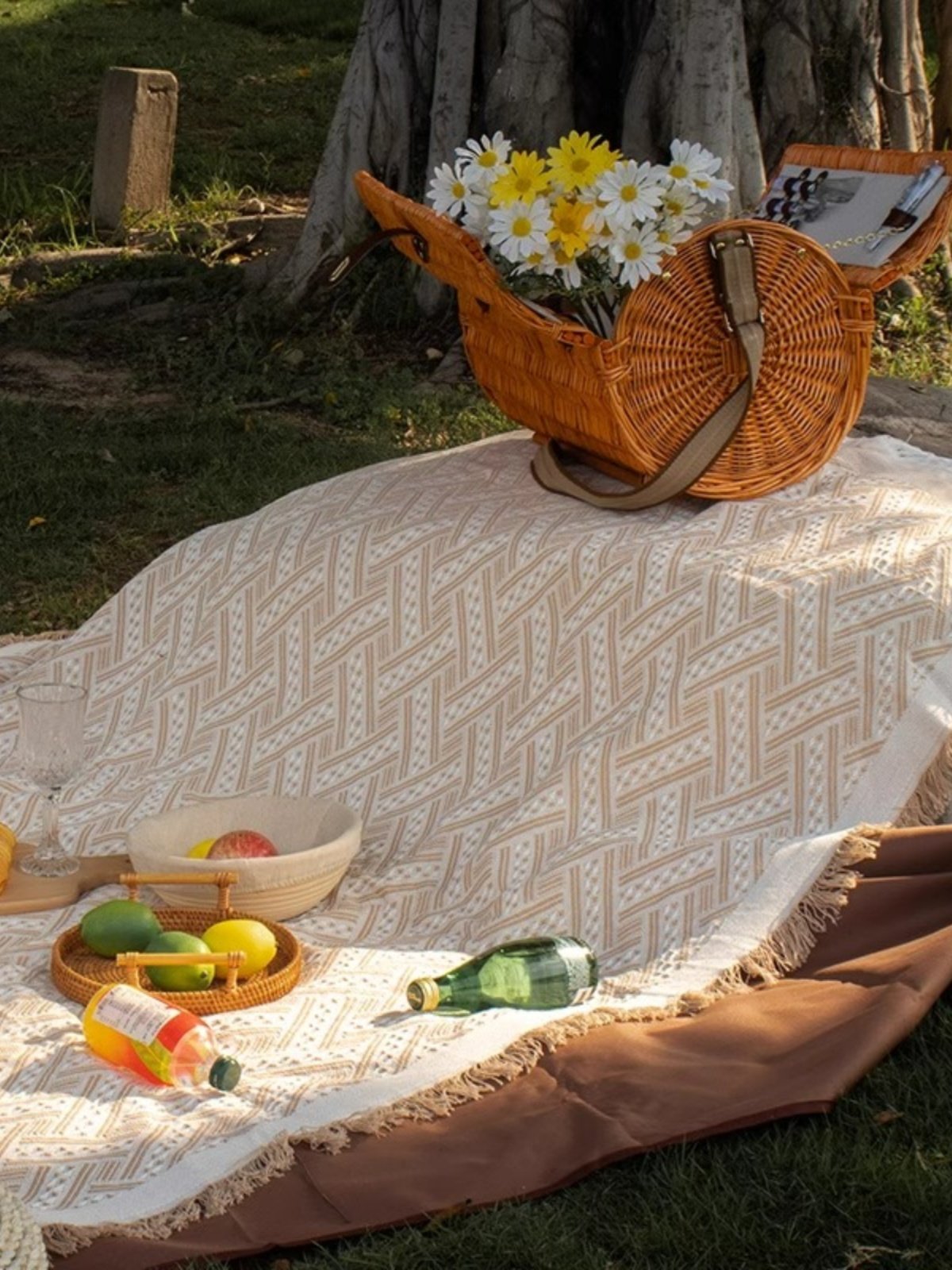 French outdoor, white picnic pads, camping blankets, beach tablecloths