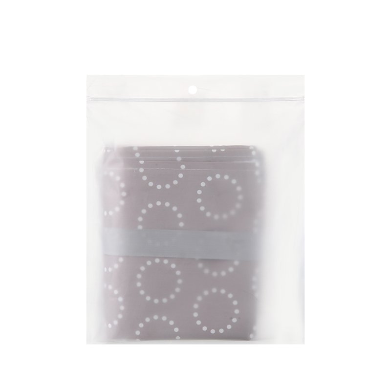 A picnic pad with a thick outdoor camper tent with a water-grass mattress and a beach cushion can carry