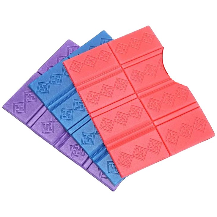 Water-resistant folding of a damp-resistant lawn-coated field-side damp-coated mats with camping foam picnic mats