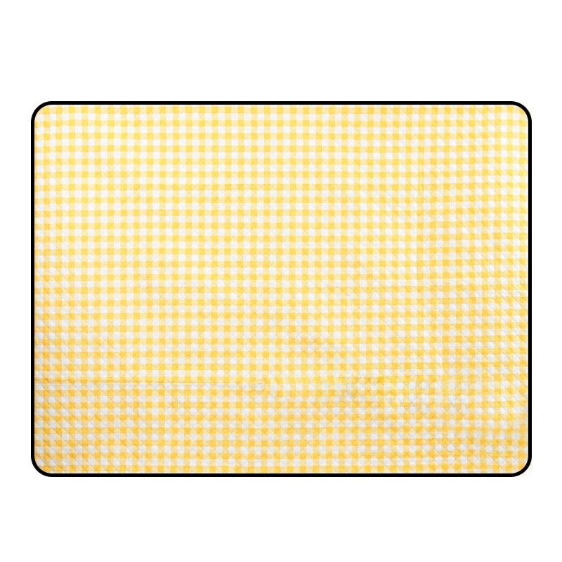 A picnic mat outside the field with a water-proof, well-cooked, hot-cooked lawn and spring-painted beach