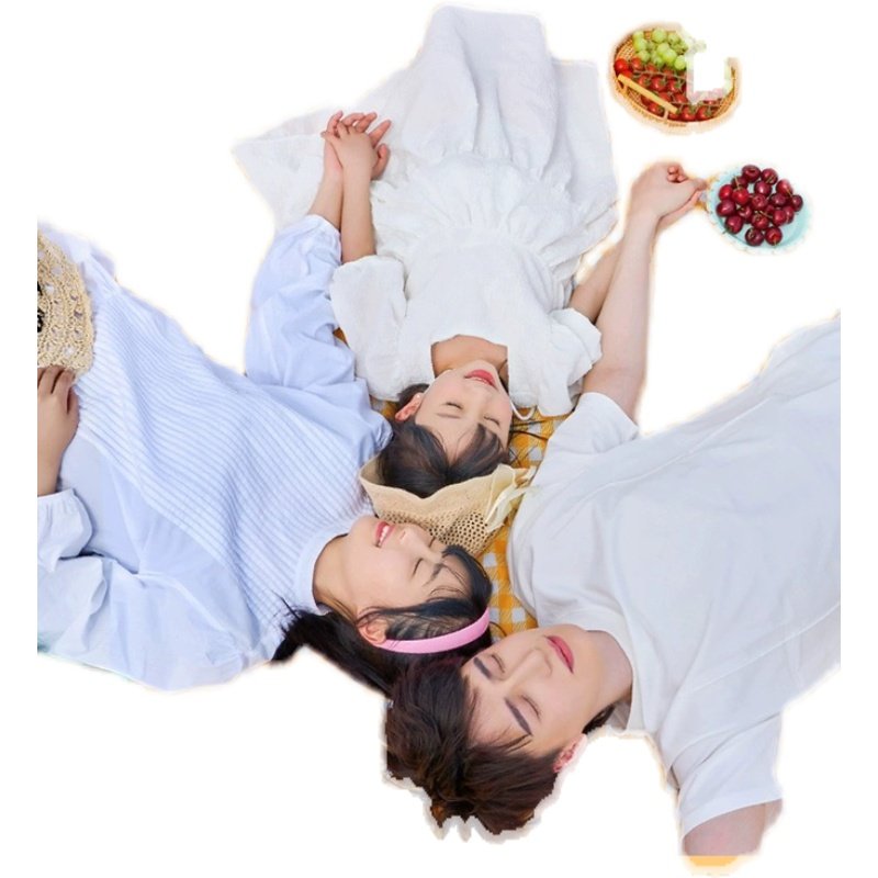 The outdoor picnic mats, the spring-tide-proof picnic cloths, the water and grass-cooking mattresses