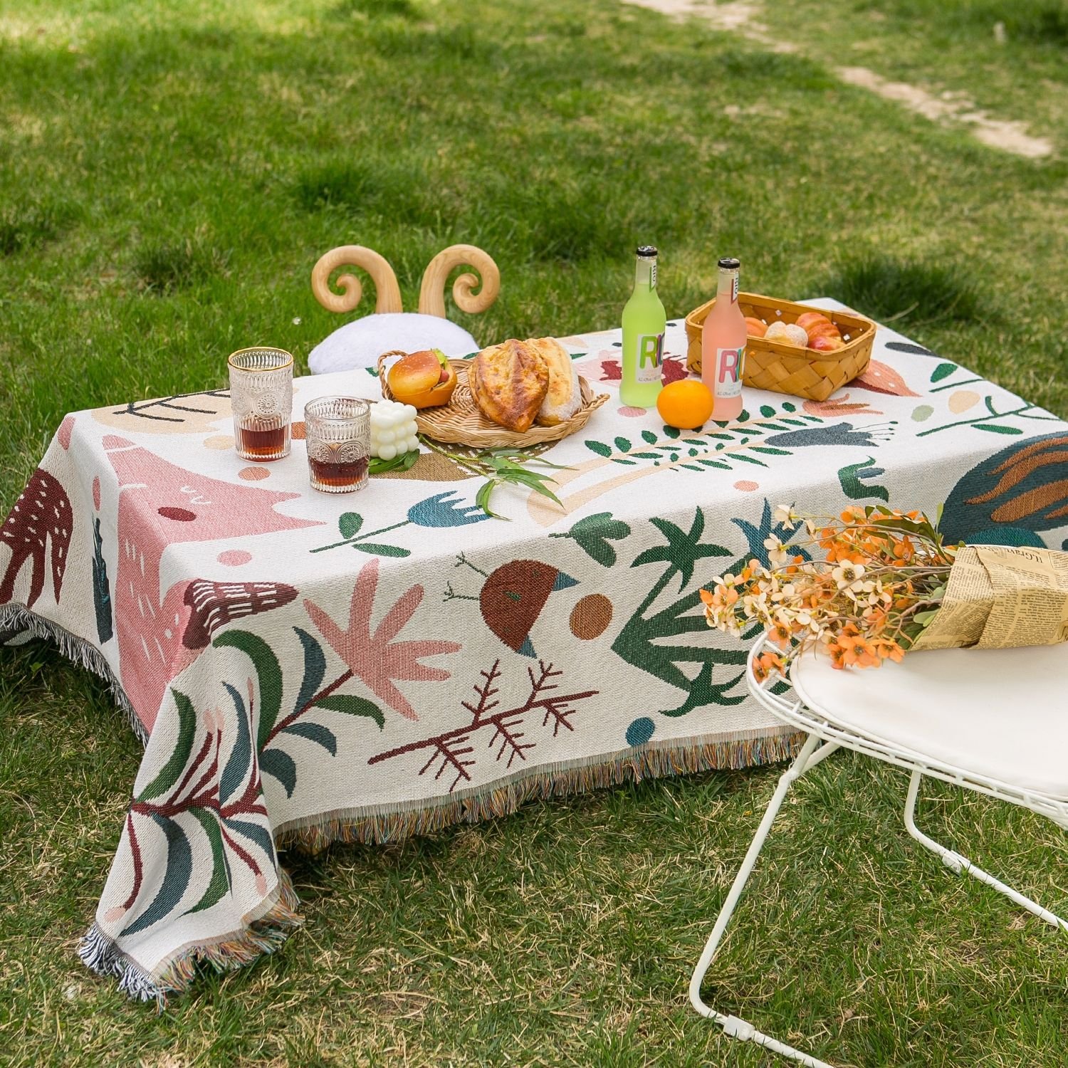 New outdoors equipped with multi-purpose national wind picnic pads with European camping blankets for cooking and beach blankets
