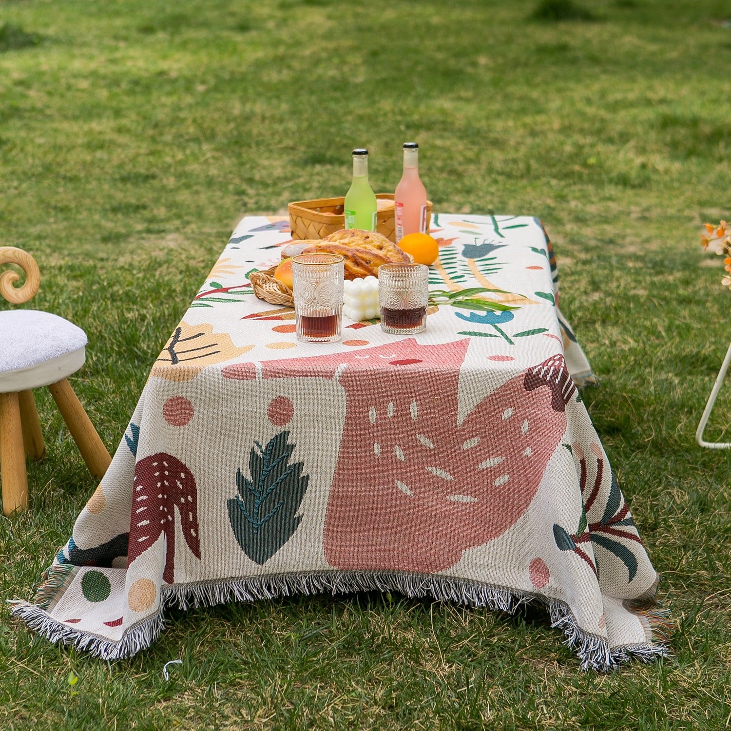 New outdoors equipped with multi-purpose national wind picnic pads with European camping blankets for cooking and beach blankets