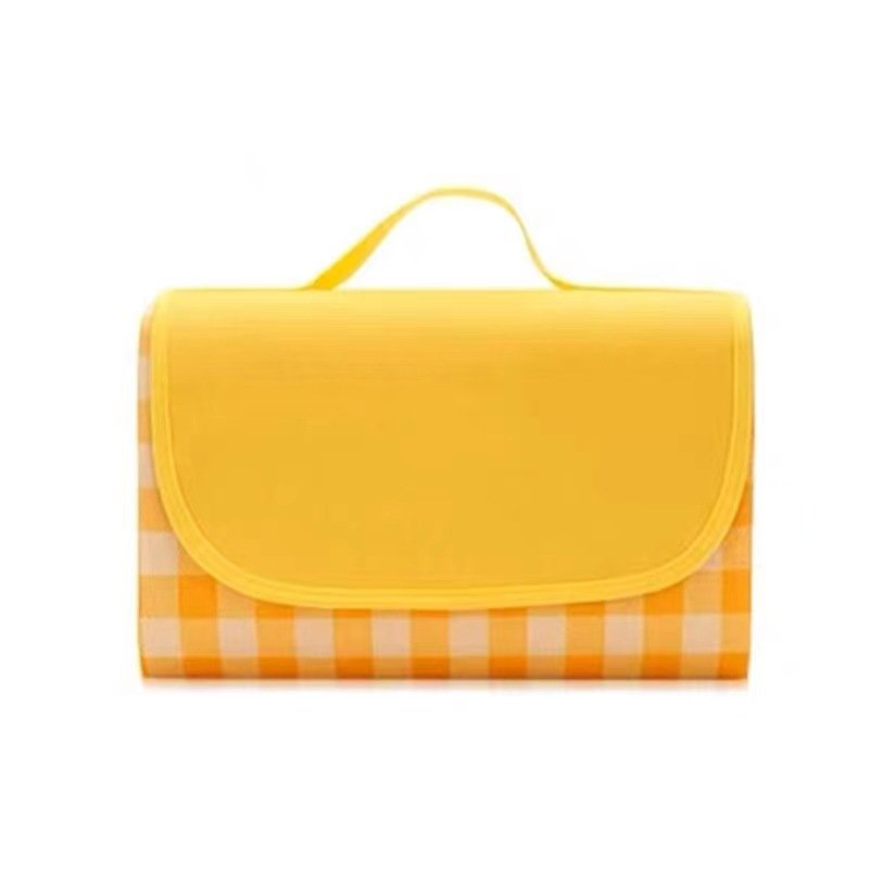 In and out of the tide-proof tent, with a thick picnic pad on the field and a water-proof lawn tent, the beach is accompanied by the floor