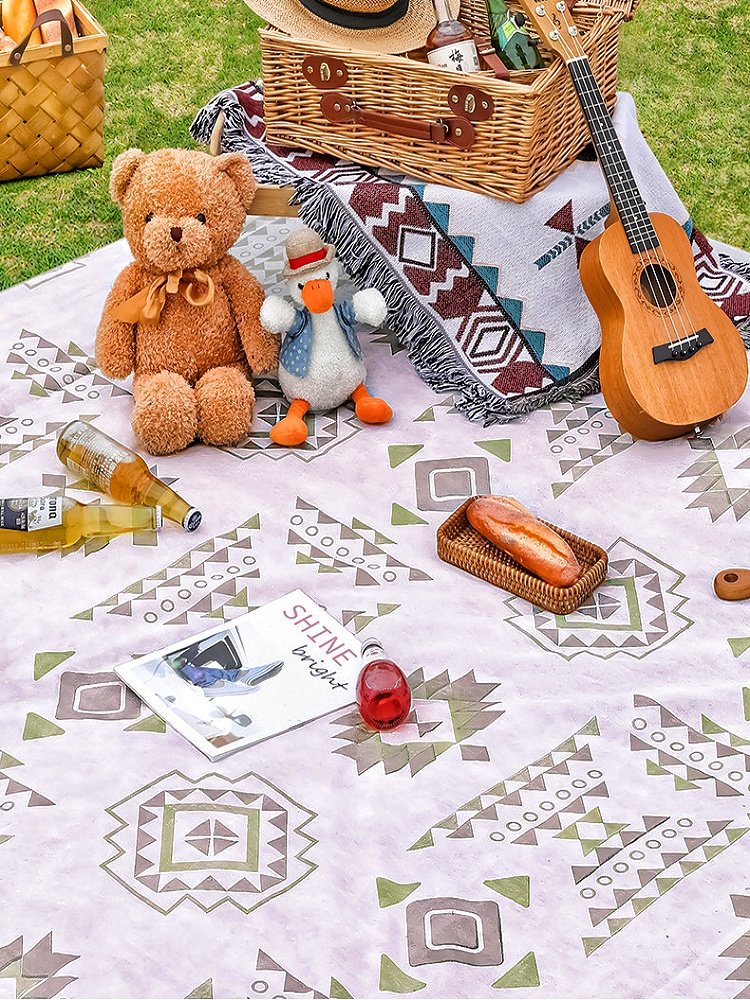 One-time picnic pads to protect the outdoors from the tide-proof camping pads against the water and sand-proof sand-baskets and camp mats