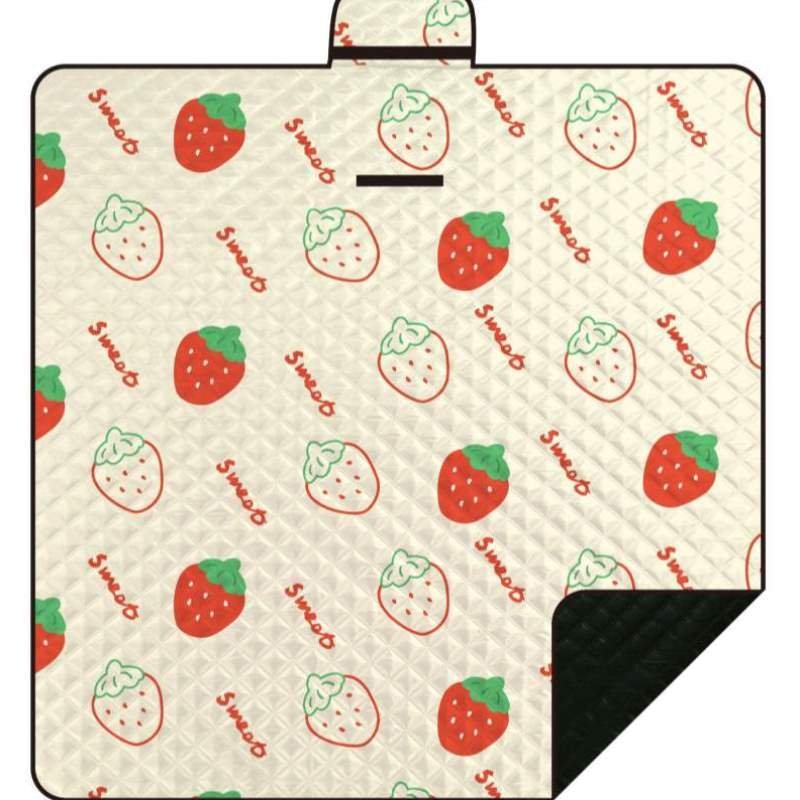 Camp mat ultrasonic blankets for the children's lawn with a big picnic and a bouquet for the field