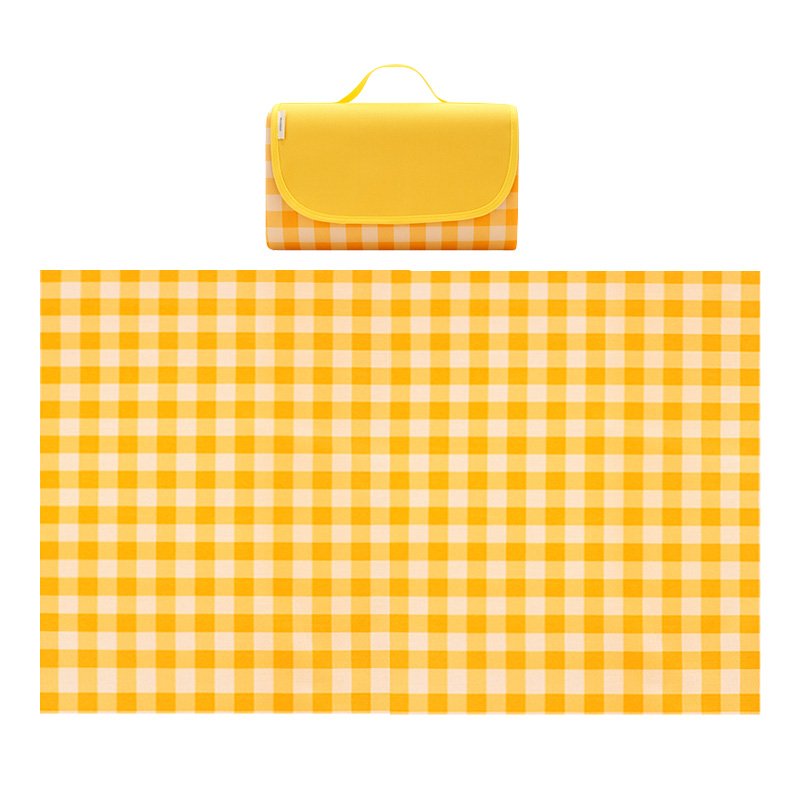 A picnic pad with a hotbed and a thick out-of-house pad will carry a camping camper with a water-sprung-proof tent lawn cushion